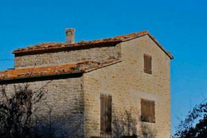 Vendita rustici e terreno a Prati Piani