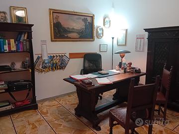 Stanza uso ufficio/studio