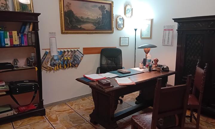 Stanza uso ufficio/studio