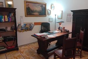 Stanza uso ufficio/studio
