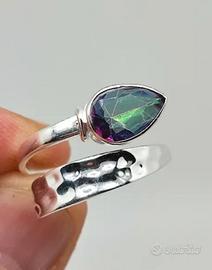Anello in argento 925 e topazio mistico 