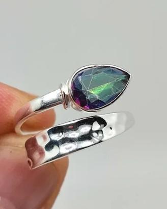 Anello in argento 925 e topazio mistico 