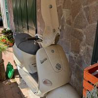 Vespa Piaggio ET4 150