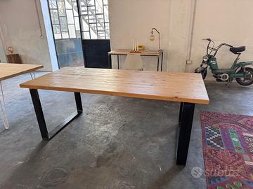 tavolo modello Piattone in stile industria