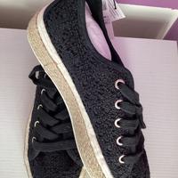 Sneakers donna nuove con cartellino