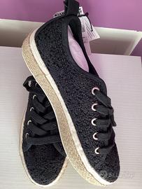 Sneakers donna nuove con cartellino