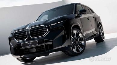 Noleggio bmw xm black edition