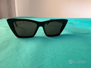 Occhiali Saint Laurent cat-eye con custodia