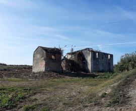 Terreno a 5 km da Viareggio con rustico