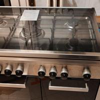 Fornello 5 fuochi gas con forno