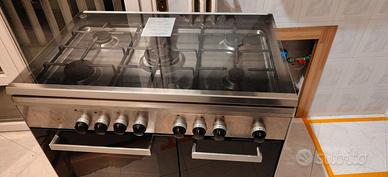 Fornello 5 fuochi gas con forno