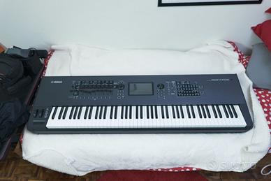 Yamaha Montage 8 + Soundwear Stagebag 88xl