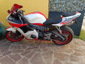 Yamaha R6 del 2003