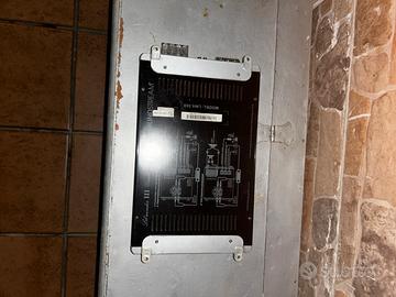 Amplificatore auto