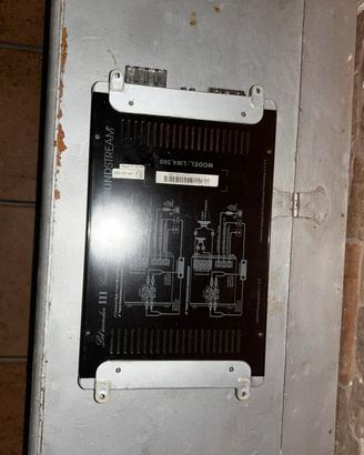 Amplificatore auto