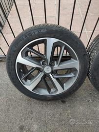 Cerchi con gomme estive hyunday Kona