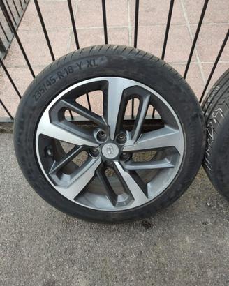 Cerchi con gomme estive hyunday Kona