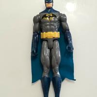Batman è pronto a vegliare sulla tua collezione!
A