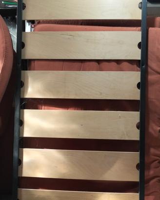 struttura letto singolo con doghe in legno 