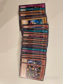lotto di 48 carte di yu-gi-oh +13 carte rare