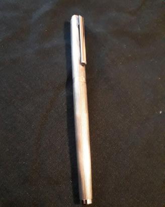 Penna srilografica in argento Ferrari