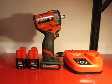 avvitatore a impulsi  Milwaukee m12