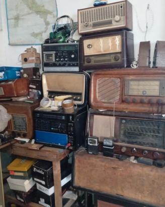 Radio d'epoca non funzionanti per arredamento