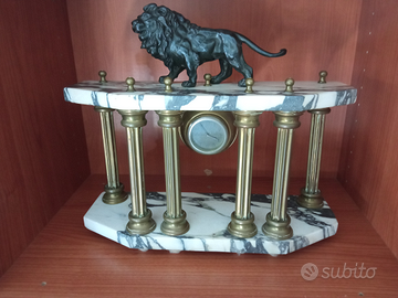 Orologio a caricamento manuale