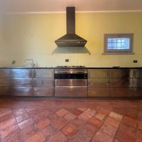 Cucina completa di elettrodomestici
