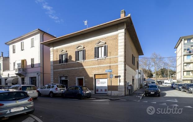 Elegante appartamento, grande terrazzo e garage