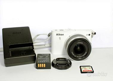 Nikon 1 J3 obiettivo 10-30 VR con 4200 scatti