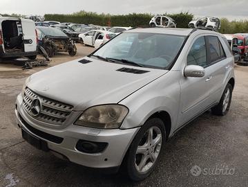 MERCEDES ML 320 ricambi usati 