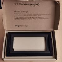 PLACCA 4M MET. NERO 5TG9021-SIEMENS DELTA FUTURA