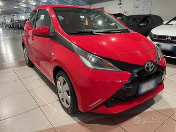 Toyota Aygo 1.0 69 CV 5 porte x-cool - automatica