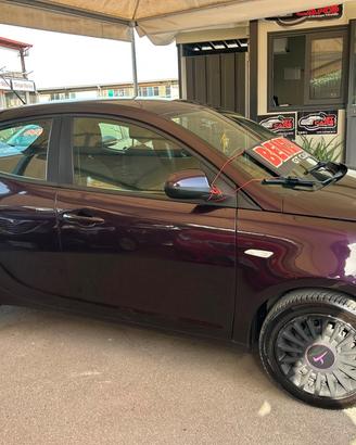 Lancia Ypsilon 1.2 69 CV 5 porte Platinum