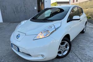 Nissan Leaf Tekna 30KWh Solar pack Spoiler 2016