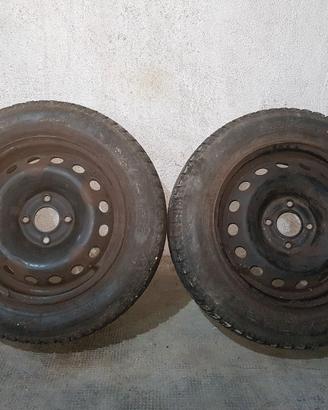 2 cerchi con gomme invernali  175/65/R14