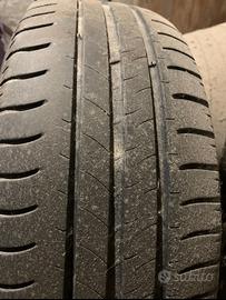 Pneumatici 185 60 r15 con cerchioni