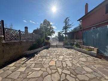 2 LOCALI A MONTEROTONDO