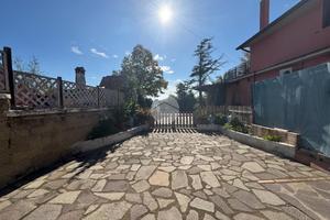 2 LOCALI A MONTEROTONDO