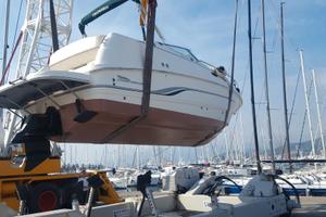 Barca semicabinato Chaparral Signature 240