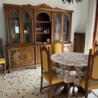Tavolo rotondo con 6 sedie