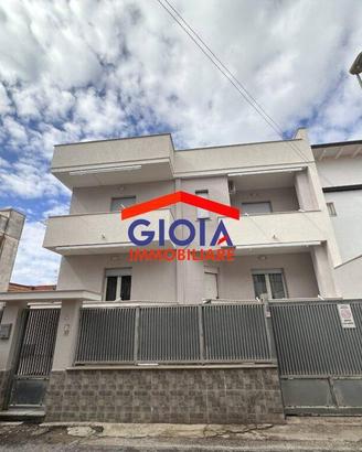 Villa di 220 m² con 5 locali e box auto a Mondrago