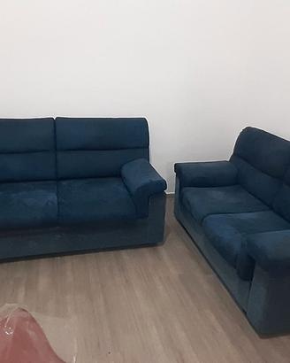 Coppia di divani letto singolo e comodino