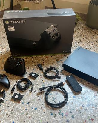 Xbox One X 1TB con scatola e accessori