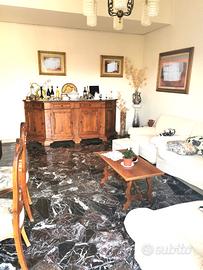 Borgo S Lorenzo 5 vani ripostiglio balconi