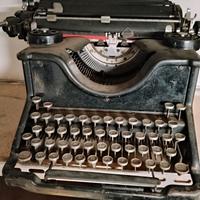 Olivetti macchina da scrivere 