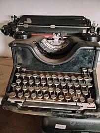 Olivetti macchina da scrivere 