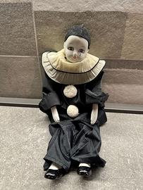 Bambola Pierrot vintage in porcellana abito nero