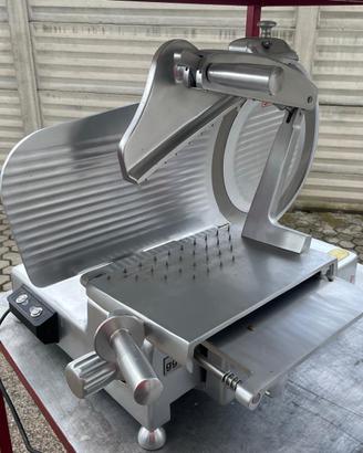 Affettatrice con lama da 35 cm